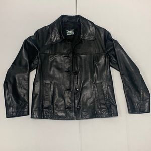 Roots leather jacket. Size M.